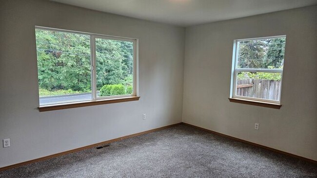 Building Photo - Parkland/Tacoma 3bdr 2bath home w/ Large 2...