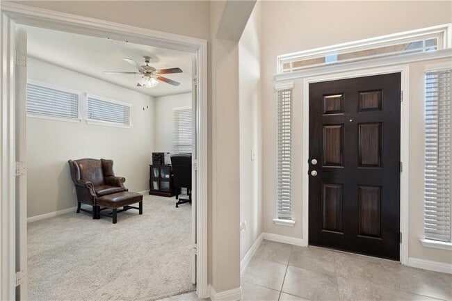 Building Photo - 601 Flag Ln