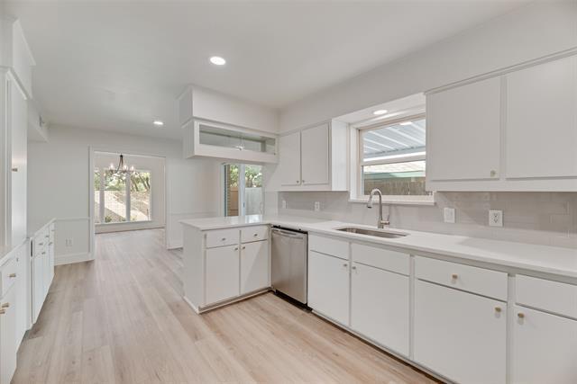 Building Photo - 7426 Woodthrush Dr