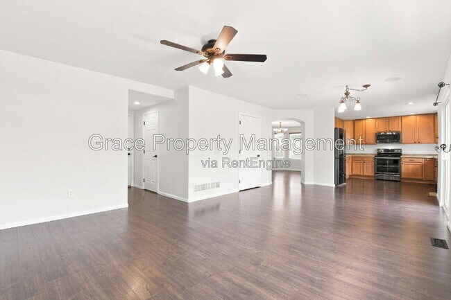 Building Photo - 2057 Alpine Dr