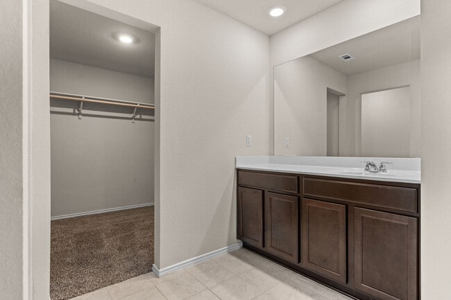 Building Photo - 4906 Karen Grn Dr