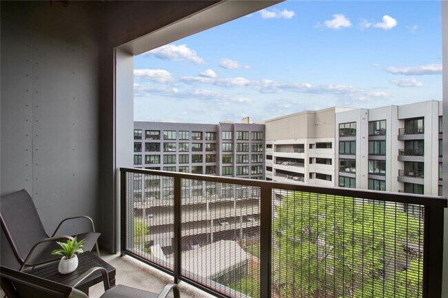 Building Photo - 1050 Howell Mill Rd NW