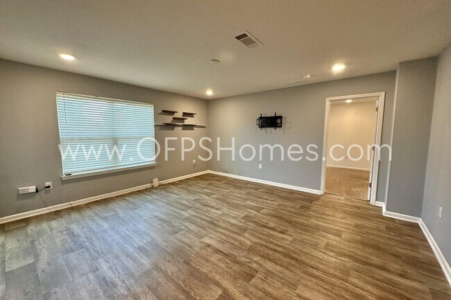 Building Photo - 812 Moorhen Wy