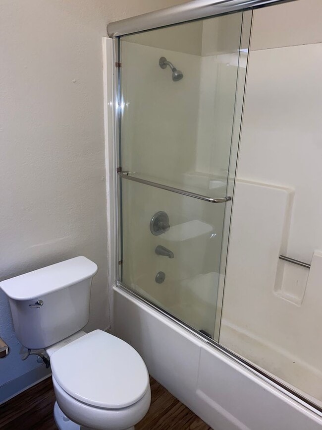 Building Photo - 7252 Florin Mall Dr