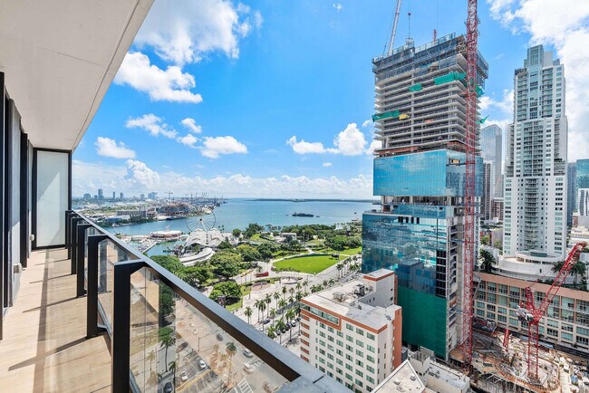 Building Photo - 398 NE 5th St