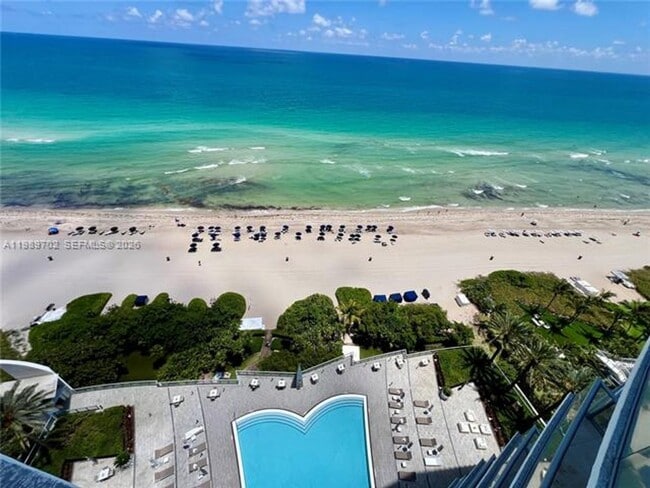 Building Photo - 17121 Collins Ave