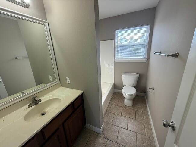 Building Photo - 7461 Arratt Ct