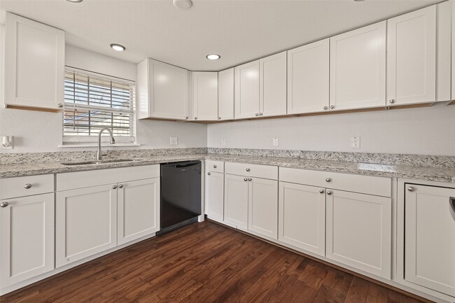 Building Photo - 754 Prosper St