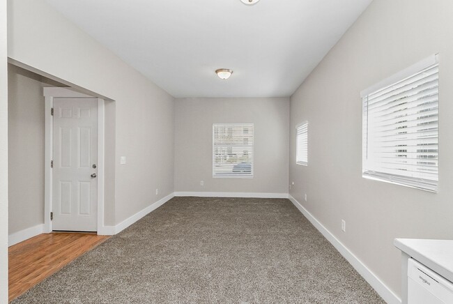 Building Photo - 2410 Hoyt Ave