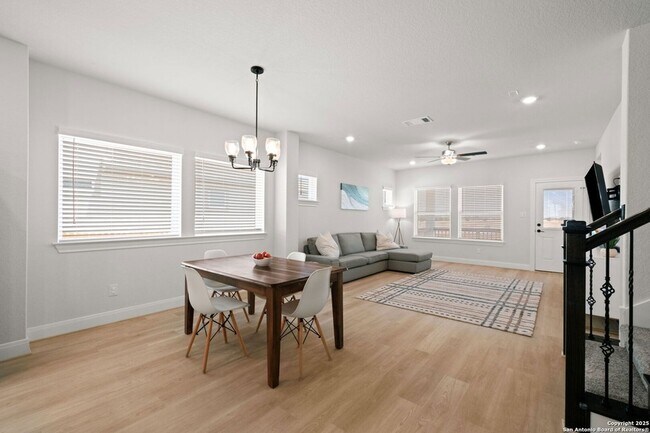 Building Photo - 2623 Suncadia Ln