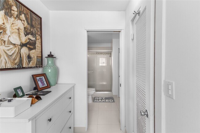 Building Photo - 345 Ocean 607