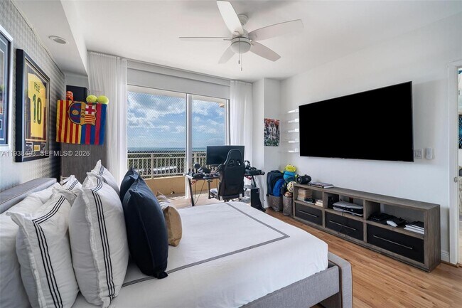 Building Photo - 799 Crandon Blvd