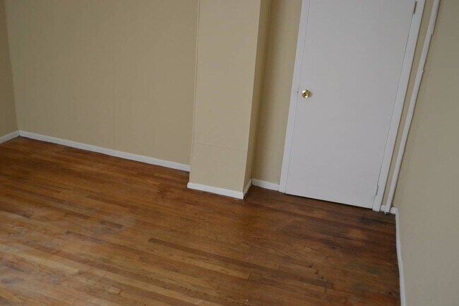Building Photo - 1024 Bennett Ave