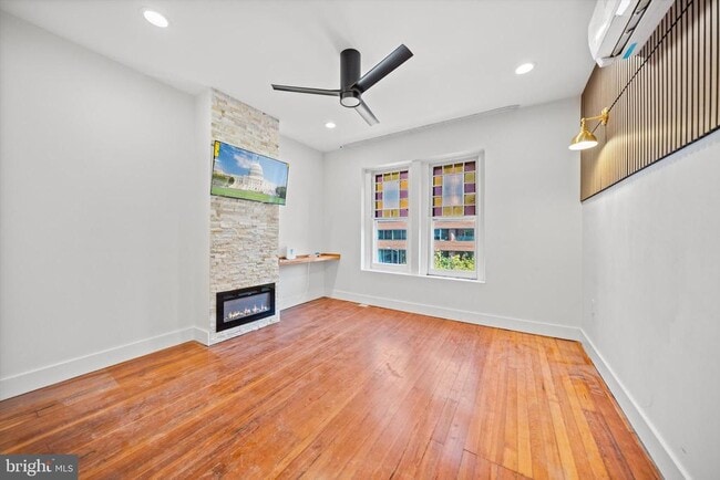 Building Photo - 1312 19th St NW