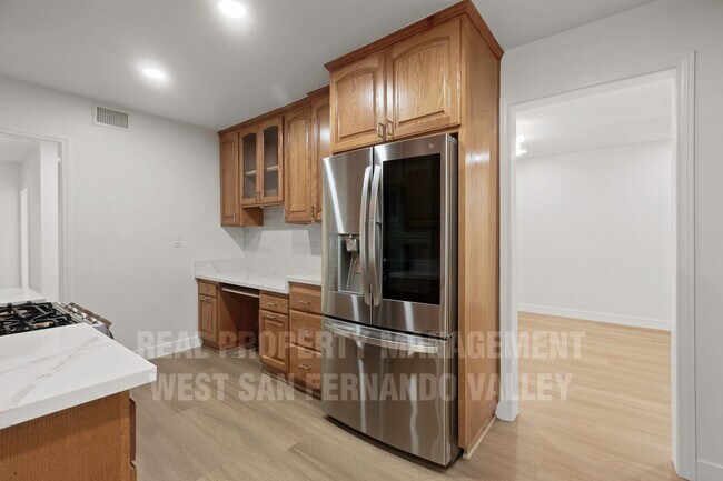 Building Photo - Stunning 3bd Home with Private Outdoor Oasis