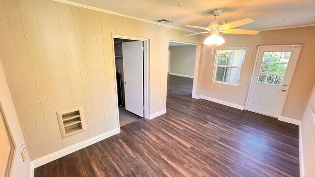Building Photo - Timeless Charm Meets Modern Comfort in the Heart of Winter Park! WASHER & DRYER INCLUDED!