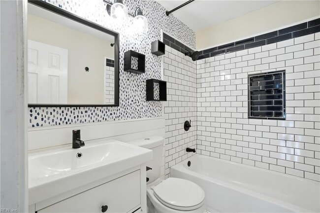 Building Photo - 1005 Scarlet Oak Ct S