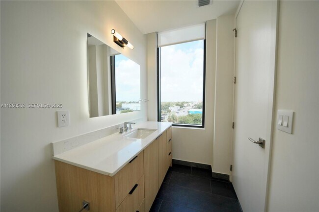 Building Photo - 7920 NE 2nd Ave