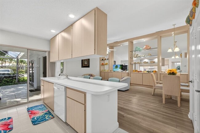 Building Photo - 7102 Geminata Oak Ct