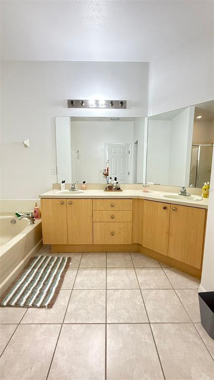 Building Photo - 11447 Captiva Kay Dr