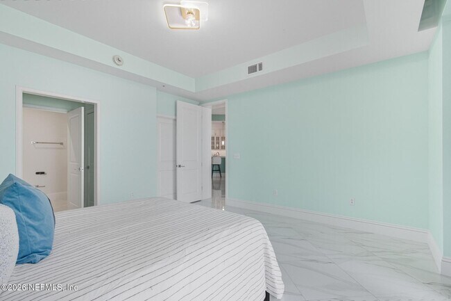 Building Photo - 200 Ocean Crest Dr