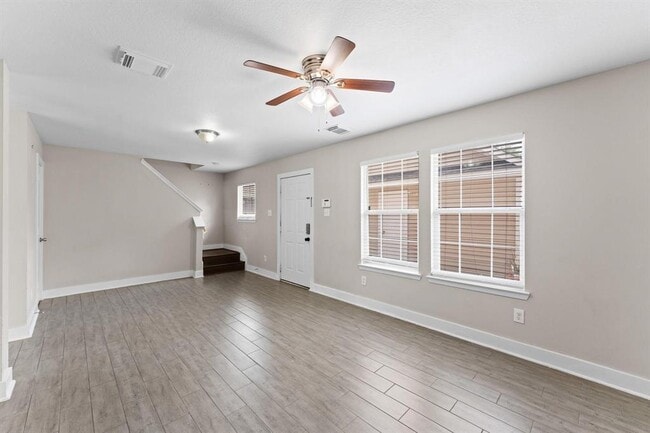 Building Photo - 7419 Ravenswood