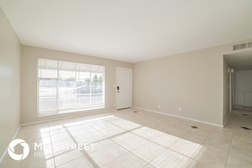 Building Photo - 7215 N 37th Ave