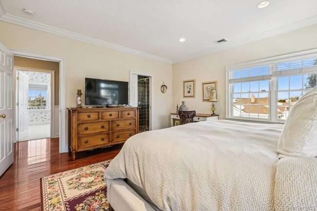 Building Photo - 23 Meadow Ln