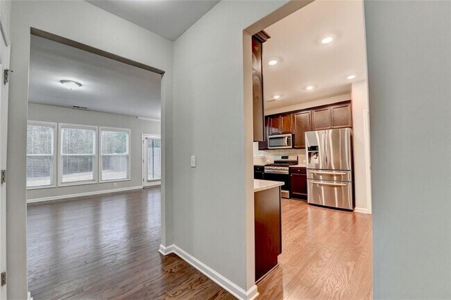 Building Photo - 7325 Heritage Oak Ct