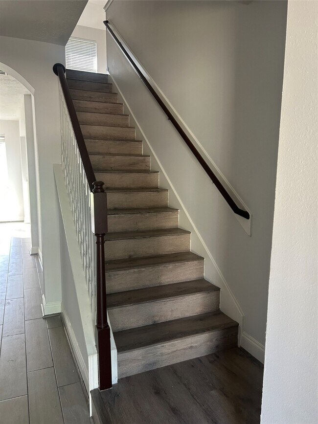 Building Photo - 6722 Oakleaf Trail Ln