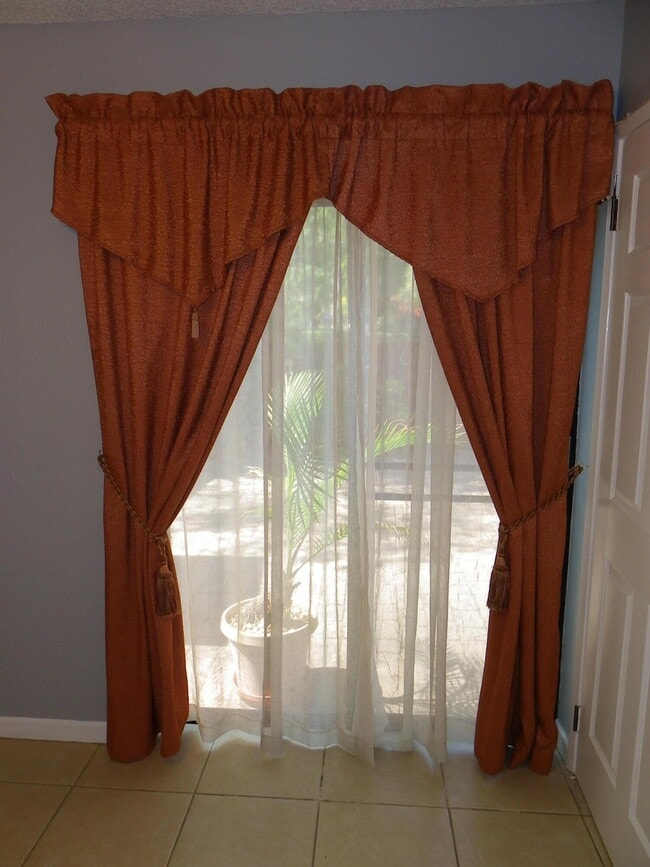 Building Photo - 8116 Severn Dr