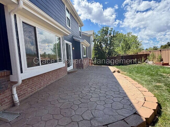 Building Photo - 2057 Alpine Dr