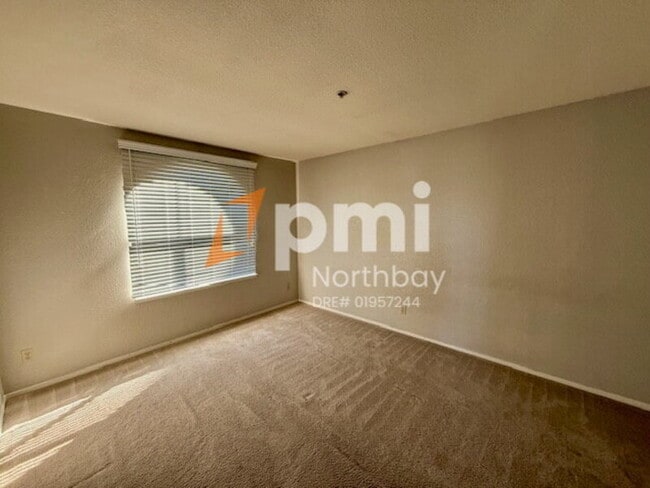 Building Photo - 201 Sea Crest Cir