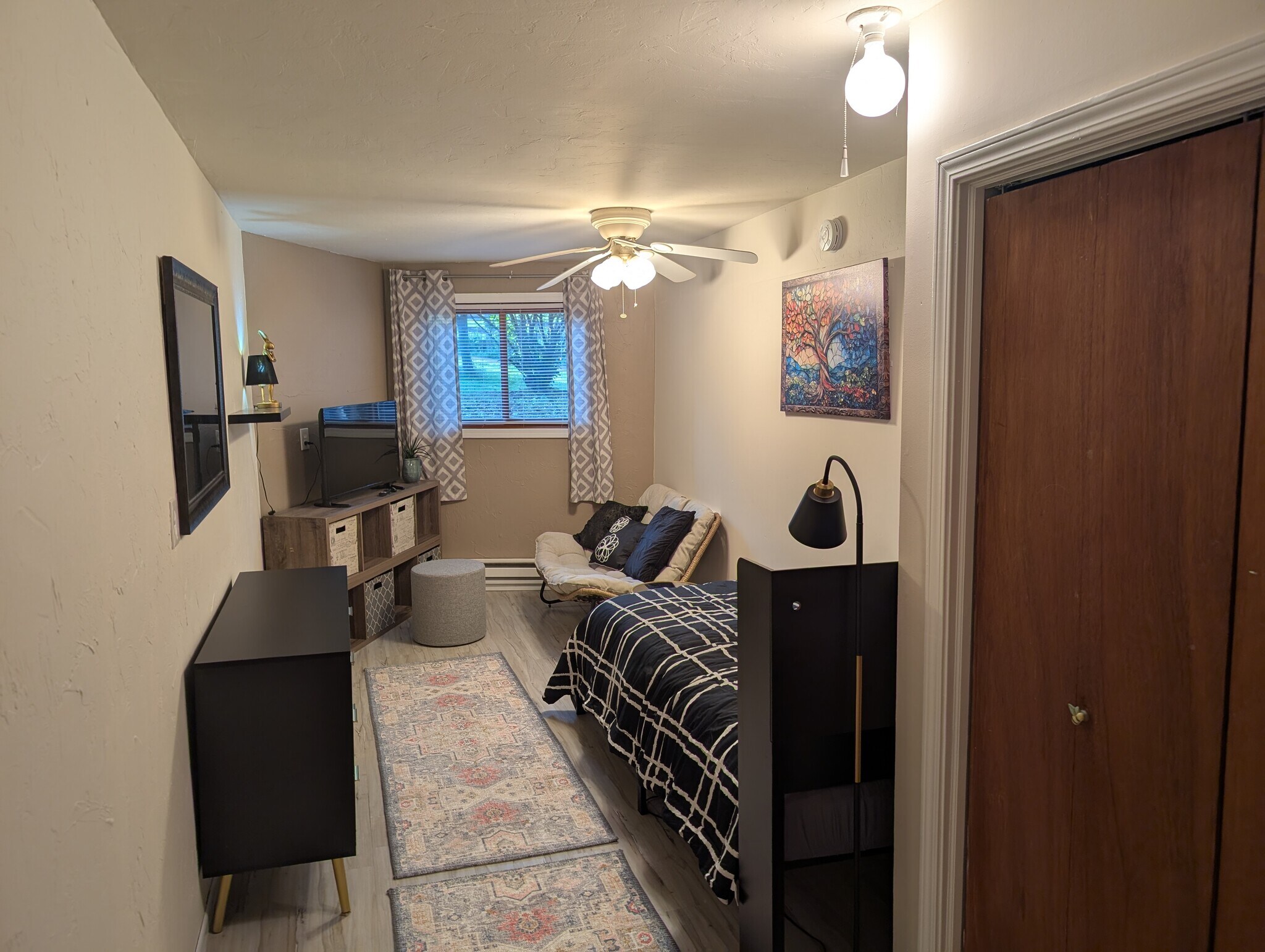 Room#1 - 12067 Gearhart Rd
