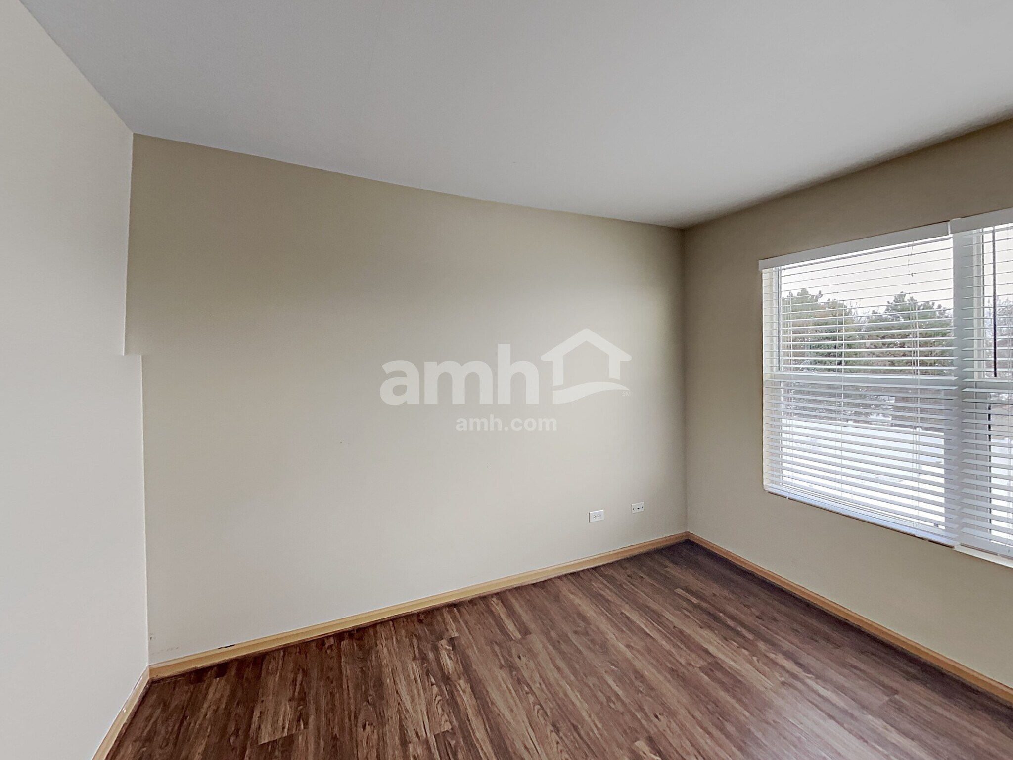 Building Photo - 6516 Roth Dr