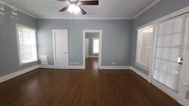 Building Photo - 5 Buell Ct