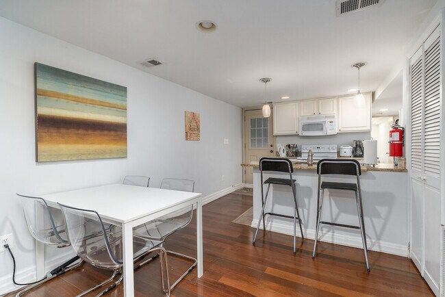 Building Photo - 1344 Potomac Ave SE