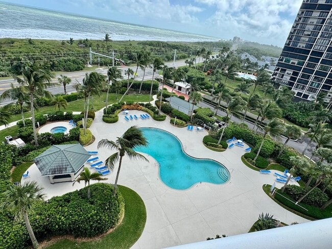 Building Photo - 5051 N Hwy A1A