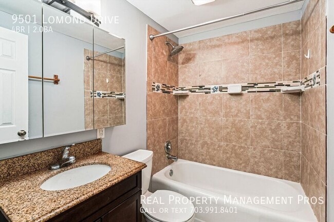 Building Photo - 9501 Lomond Dr