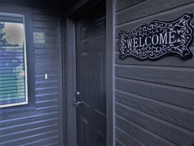 Building Photo - 2bd/2ba West-Flagstaff Condo -End-Unit - N...
