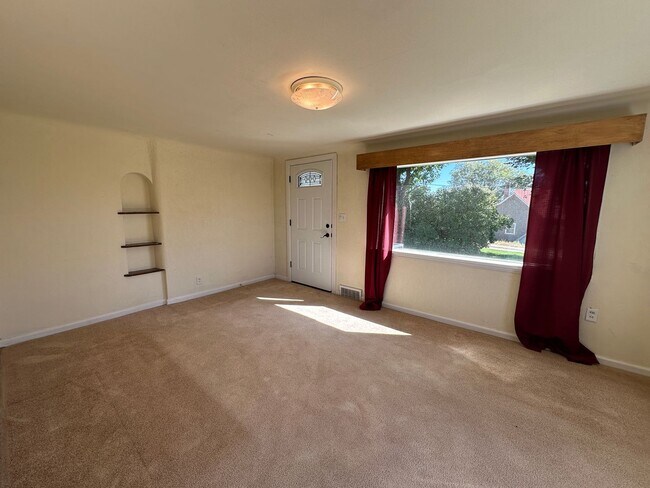 Building Photo - 5084 ID-33