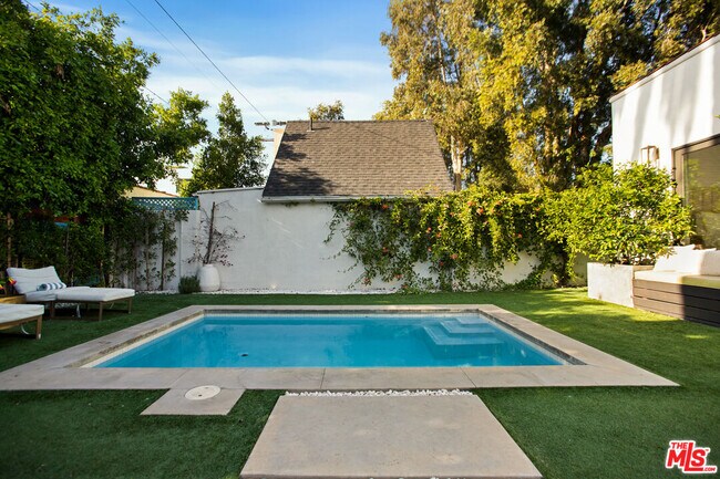 Building Photo - 0 N Edinburgh Ave