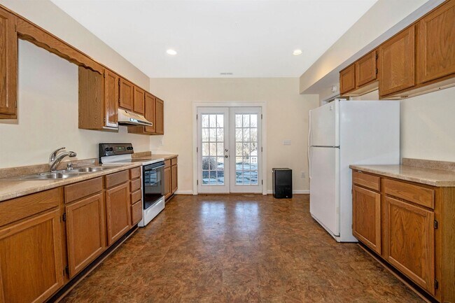 Building Photo - WELLER ESTATES