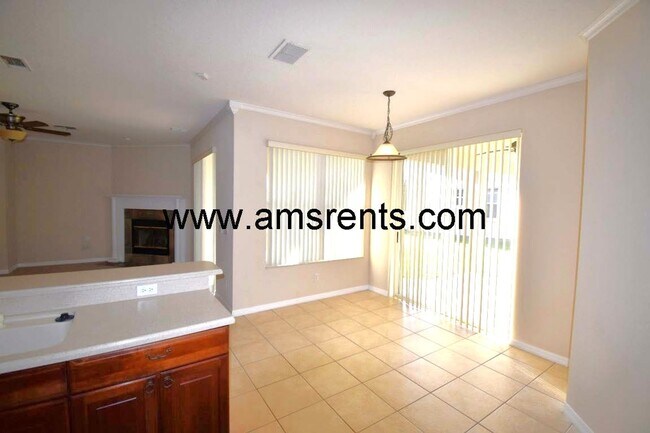 Building Photo - Spacious 5 bedroom home in Hunter Creek