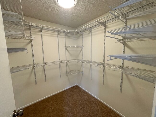 Building Photo - 3 Bedroom Condo now available in City of Orange