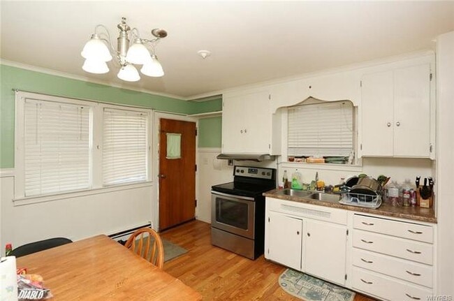 Building Photo - 706 Nash Rd