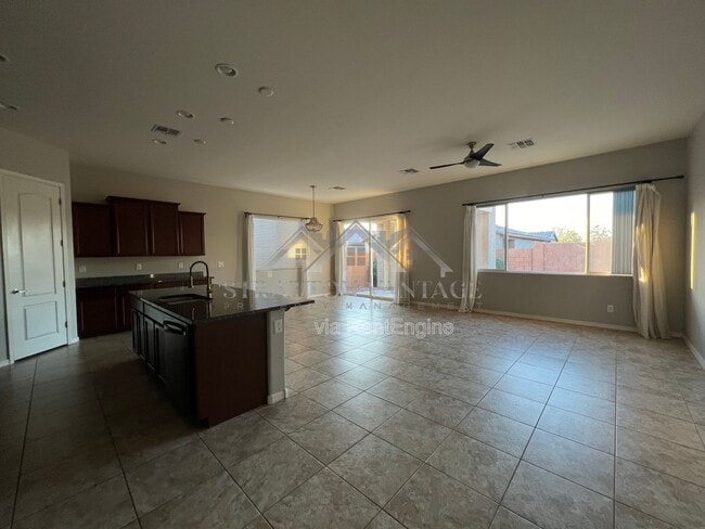 Building Photo - 10448 E Palladium Dr