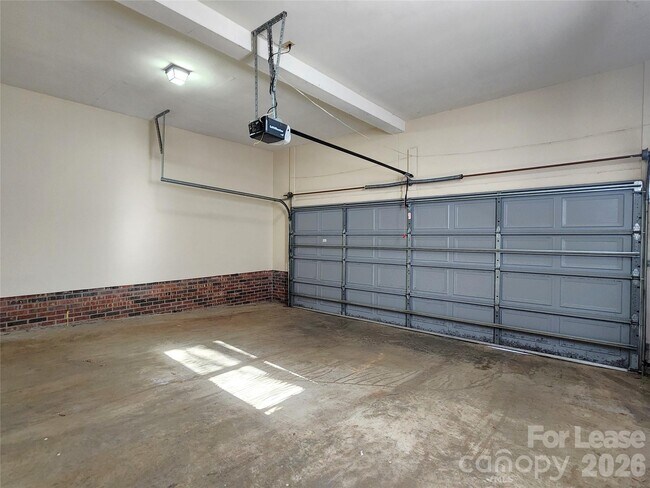 Building Photo - 417 Wintergreen Ct
