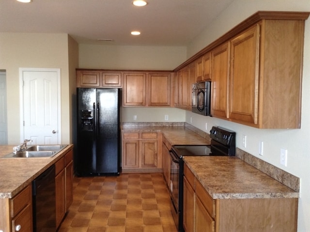 Building Photo - 2476 Ingleside Dr