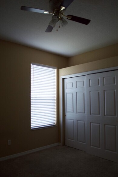 Building Photo - 6220 Hedgesparrows Ln